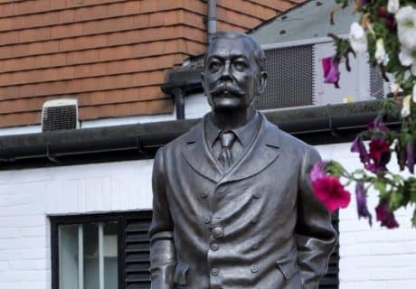 Photo of Conan Doyle Statue